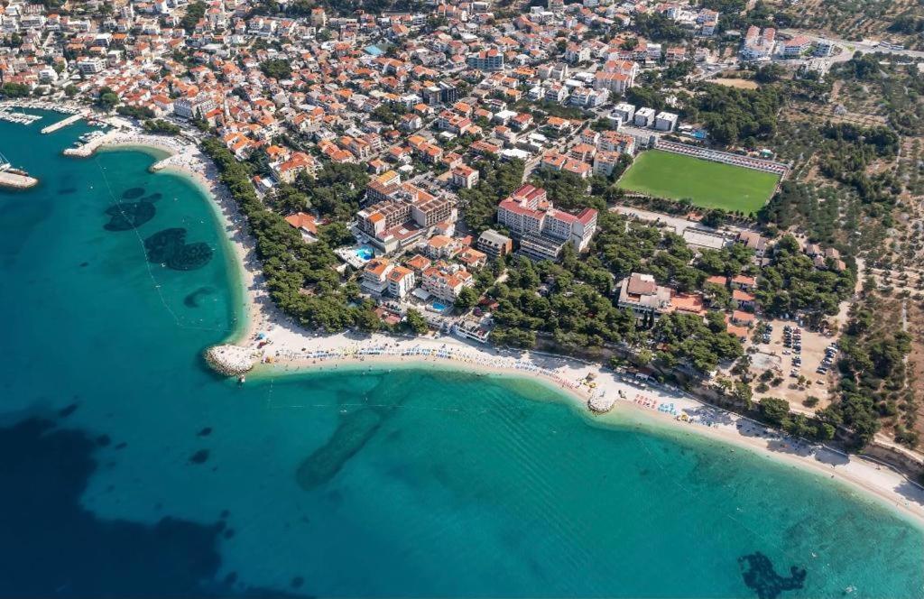 Family Resort Urania Baska Voda Luaran gambar